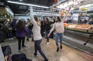 Folk als mercats - josep tomà s